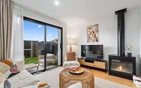 Wanaka Riverside Townhouse Retreat